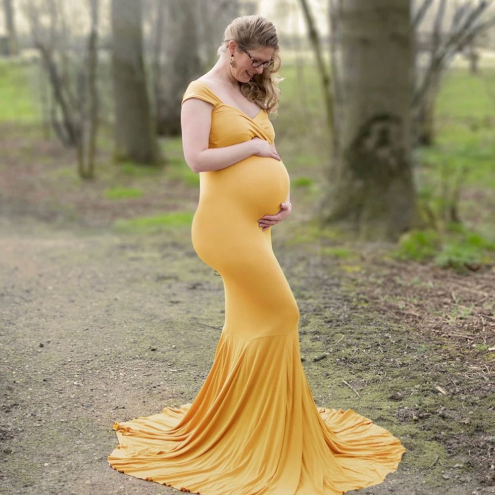 Beautiful Don&Judy maternity dress brand new never worn.